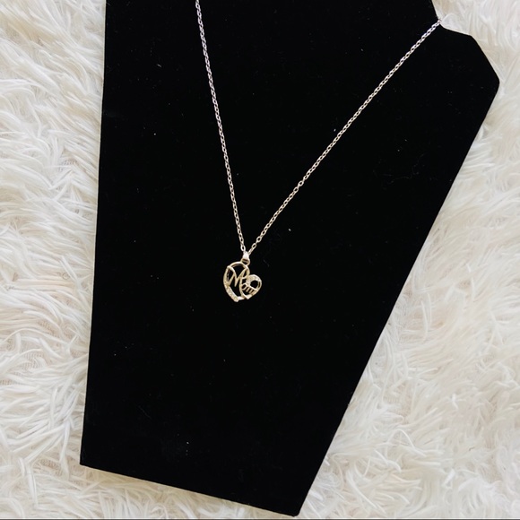 Mom Pendant Necklace - Picture 5 of 5